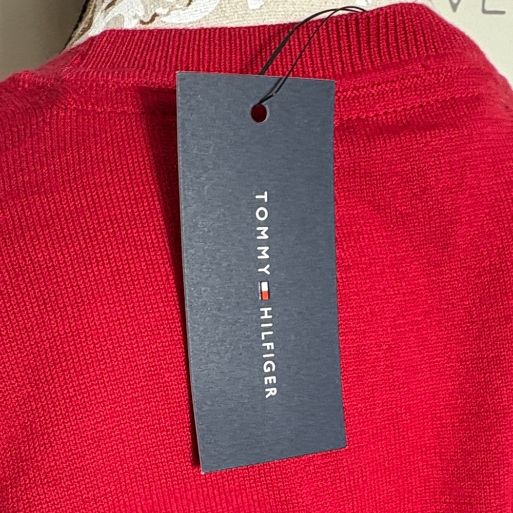 NWT Tommy Hilfiger Red Sweater with Bear Design - Picture 7 of 7